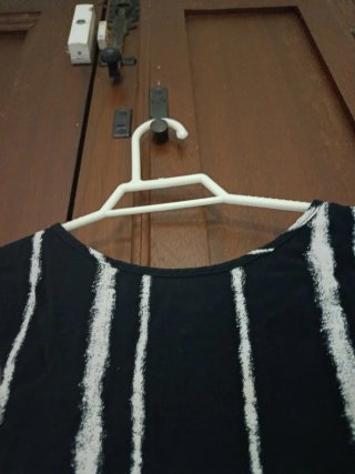 Blusa Mango Gasa Rayas Blanco y Negro