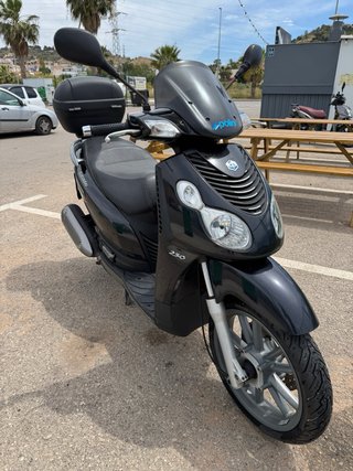 Piaggio Carnaby 250cc Negra