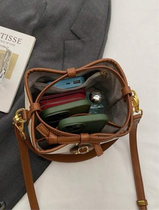 Bolso cubo CAROL relieve beige/marrón