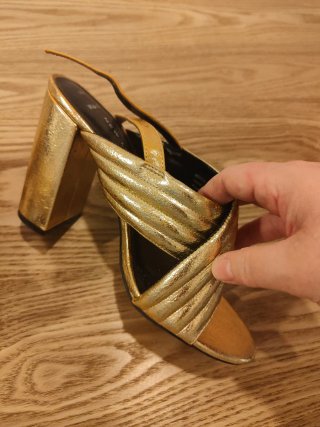 Sandalias doradas New Look Talla 38