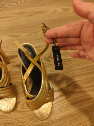 Sandalias doradas New Look Talla 38