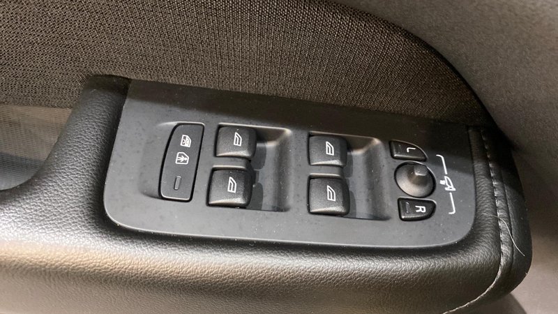 Volvo XC60 2020, foto 34