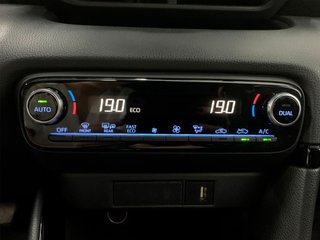 TOYOTA YARIS 1.5 120H Style