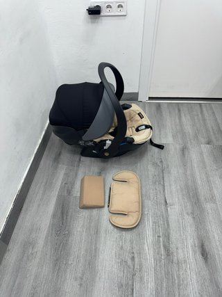 Silla de coche-Maxi cosi con adaptadores Bugaboo