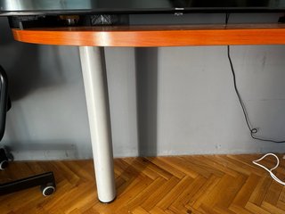 Escritorio madera con cajonera metálica