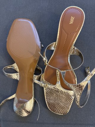 Sandalias doradas Zara Tiras Finas