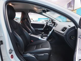 Volvo V60 2.0 D3 Momentum