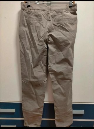 Pantalón beige talla 38