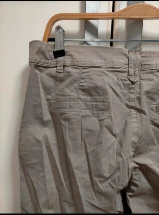 Pantalón beige talla 38