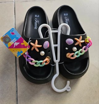 Jomix Shoes ciabatte nere con charms