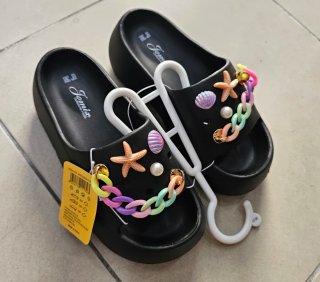 Jomix Shoes ciabatte nere con charms