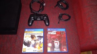 PS4 (PlayStation 4) Nera + Giochi