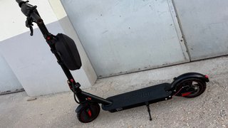 Monopattino elettrico nero con borsa 450 W,