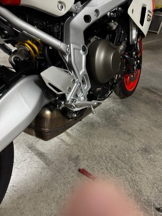 Yamaha XSR 900 GP Roja Blanca Amarilla