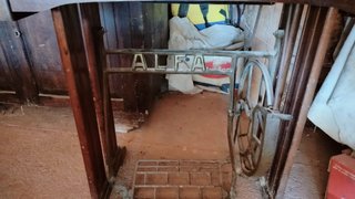 Máquina de coser antigua Alfa