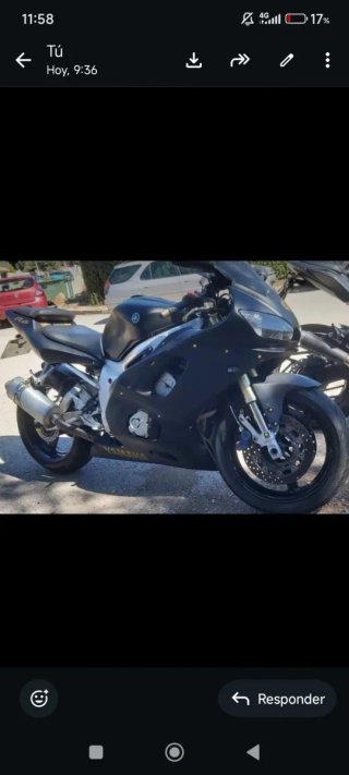 Yamaha YZF R6 Sportbike Negra