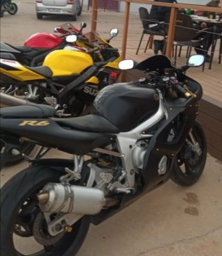 Yamaha YZF R6 Sportbike Negra