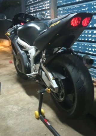 Yamaha YZF R6 Sportbike Negra