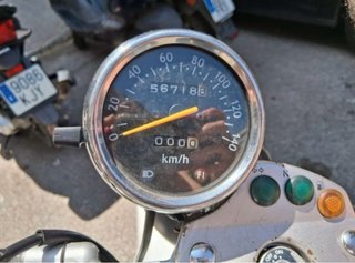Suzuki VanVan 2005 Blanca moto 125cc
