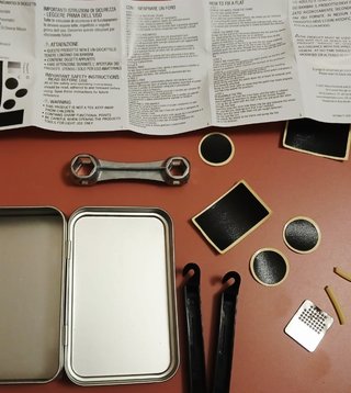 Kit Riparazione Bici Penumatici (in Scatola)