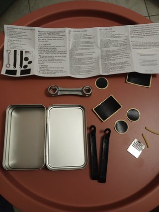 Kit Riparazione Bici Penumatici (in Scatola)