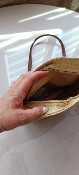 Bolso redondo de mimbre mujer