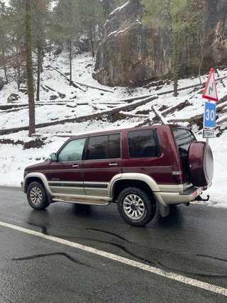 Isuzu Trooper 2000