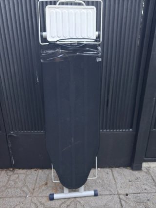 Tabla de planchar eléctrica activa (con enchufe)