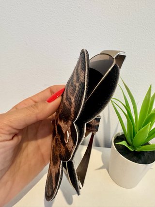 Funda llavero leopardo para gafas