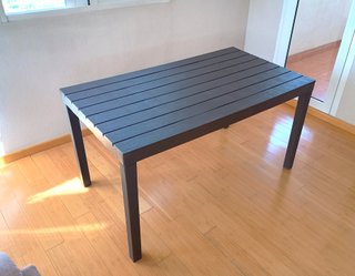 MESA DE RESINA PARA EXTERIOR