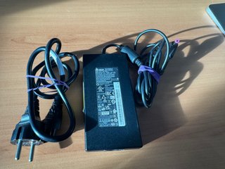 Cargador Delta 135W Gaming Portátil