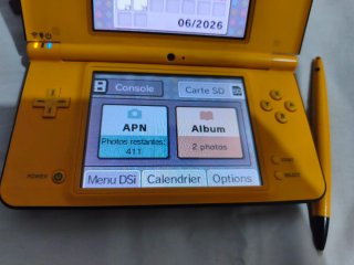 Nintendo DSi XL Giallo