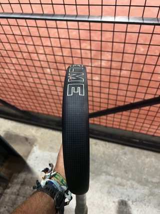 Pala de pádel Tiger KELME