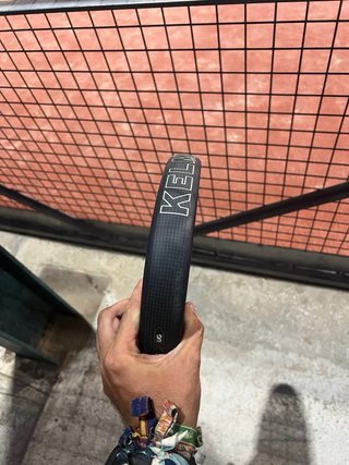 Pala de pádel Tiger KELME