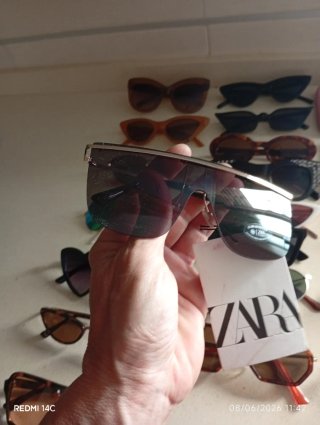 Gafas de sol Zara Oversized Negro/Dorado
