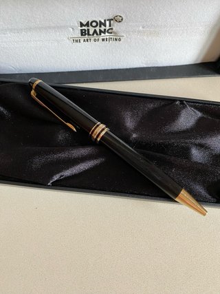 Bolígrafo Montblanc Negro y Dorado