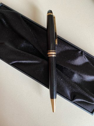 Bolígrafo Montblanc Negro y Dorado