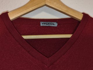 Jersey MCM Lana Rojo Cuello Pico Talla M