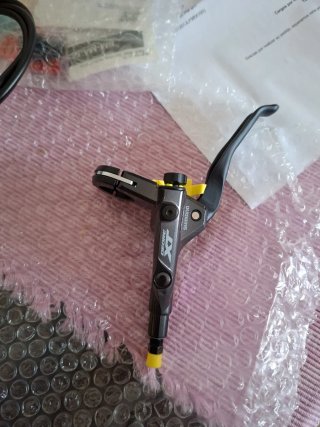 Freno delantero Shimano XT M8100/8120