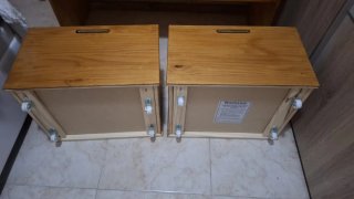 Mueble de madera con cajones y puertas
