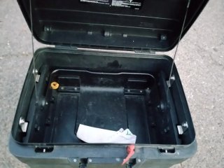 Cajón Maletero BMW Gris y Negro