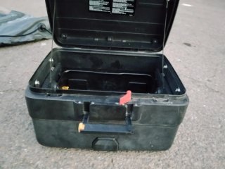 Cajón Maletero BMW Gris y Negro