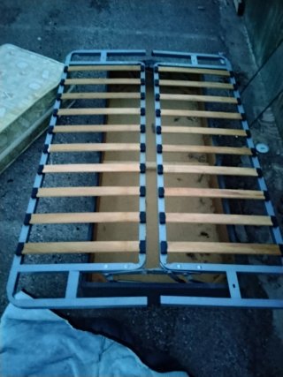 Somier cama metálico con láminas de madera