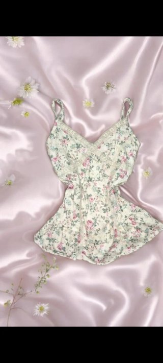 Top floral blanco y rosa