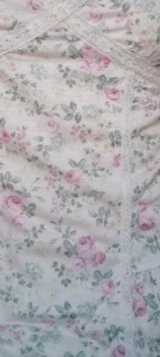 Top floral blanco y rosa