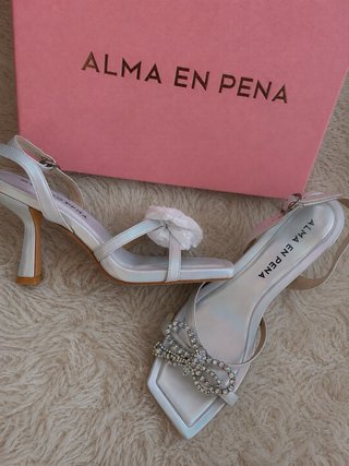 Sandalias Alma en Pena tacón plateadas