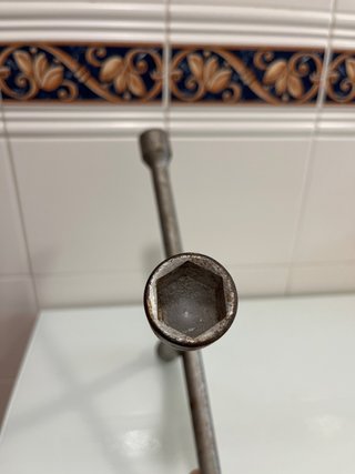 Llave de cruz para ruedas de coche