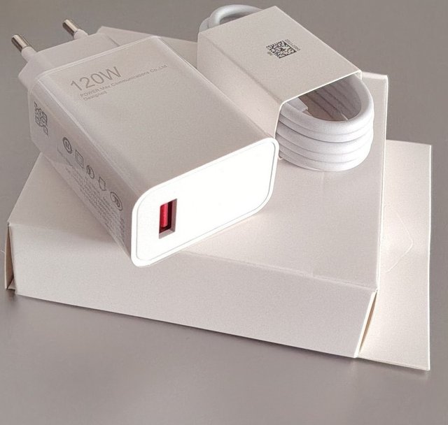 Caricabatterie 120W a ricarica rapida con cavo USB tipo C