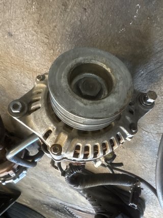 Alternador Nissan RD28T
