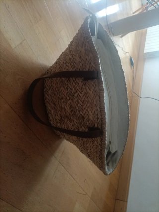 Bolso de paja con estrella y tachuelas